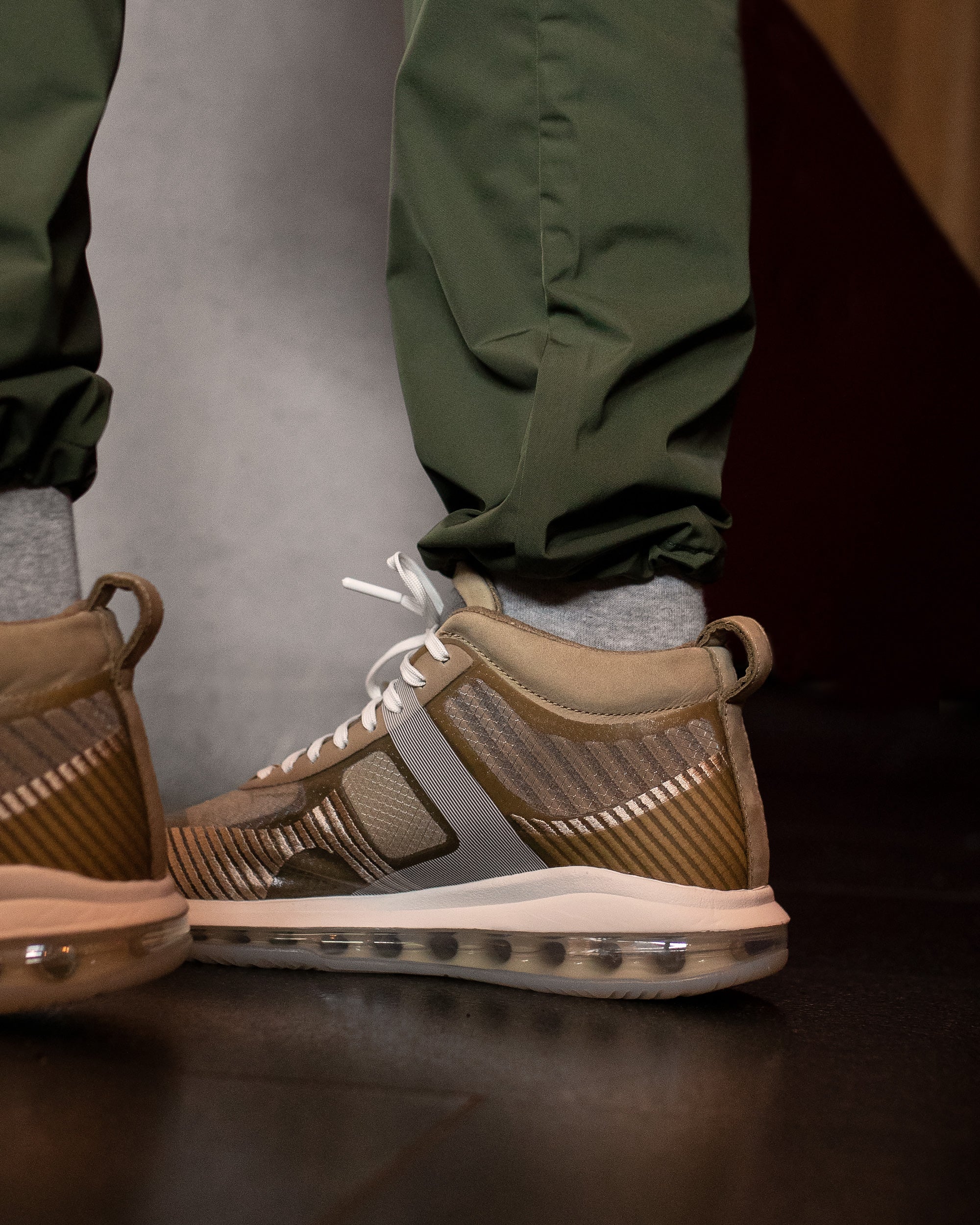 Lebron icon parachute beige online