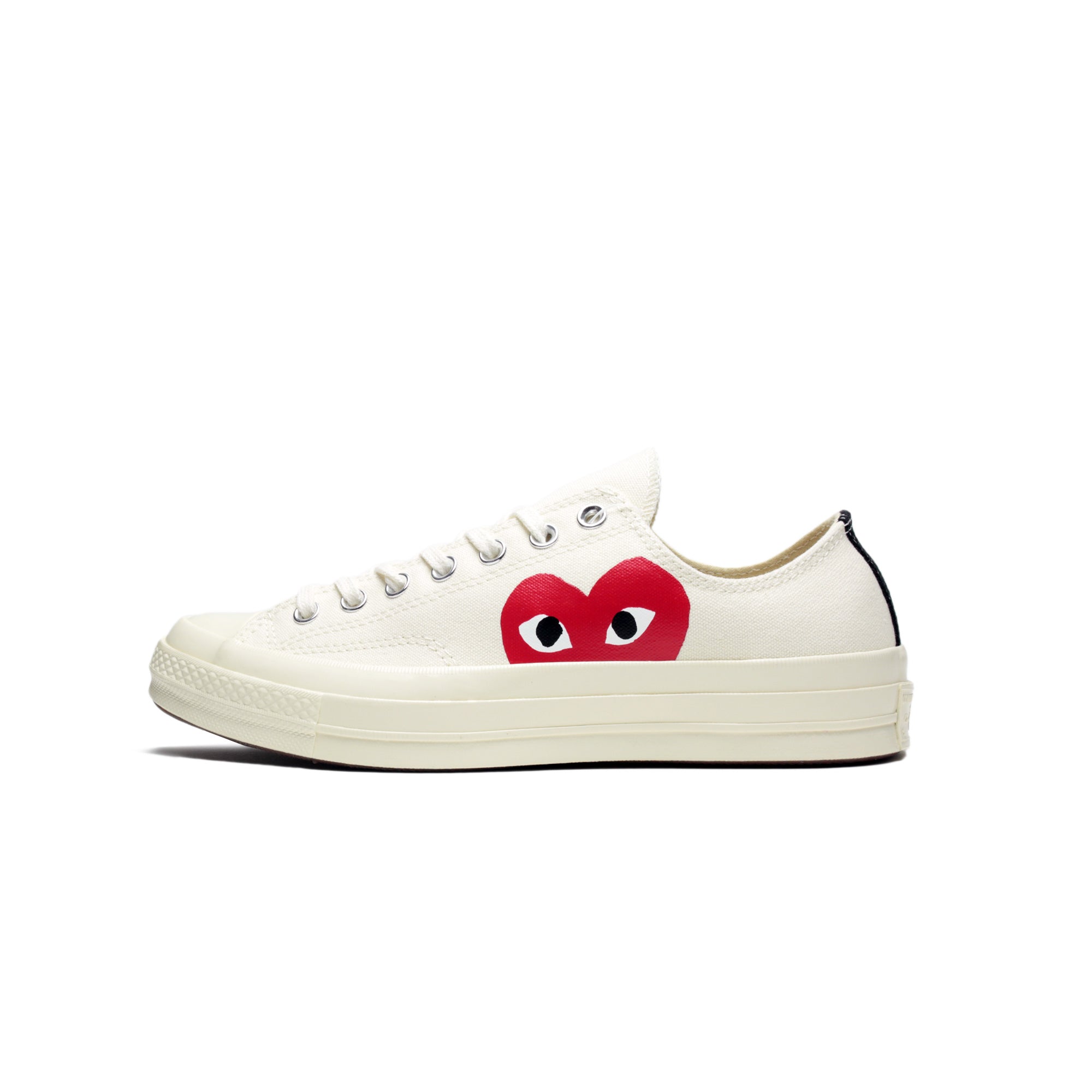 fangst Puno perforere Comme des Garcons PLAY x Converse Chuck 70 Low Single Heart Shoes – Extra  Butter