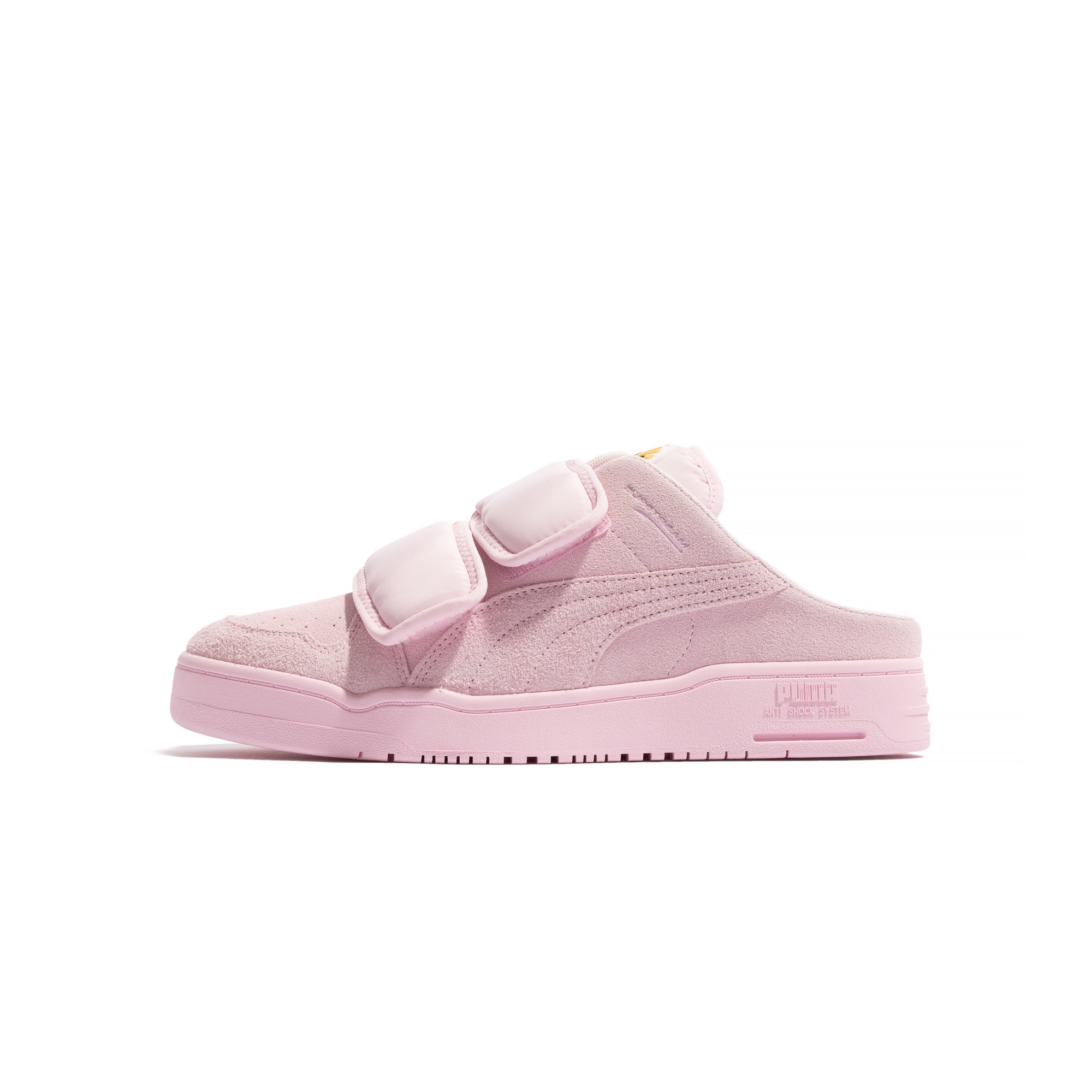 Classic Puma Suede pink sneakers.  Chaussure puma homme, Chaussures de  sport puma, Sneakers