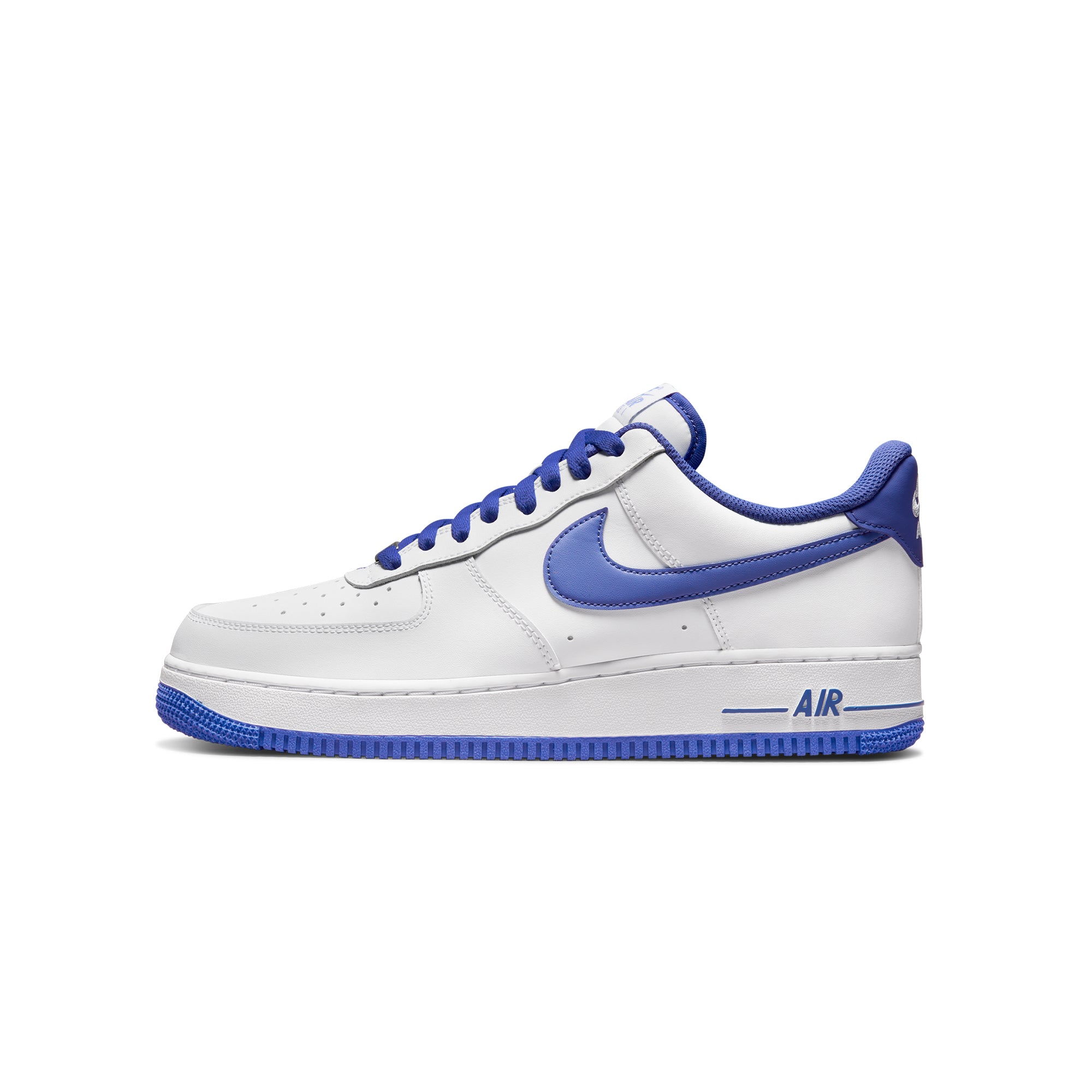 men's white and blue air force 1