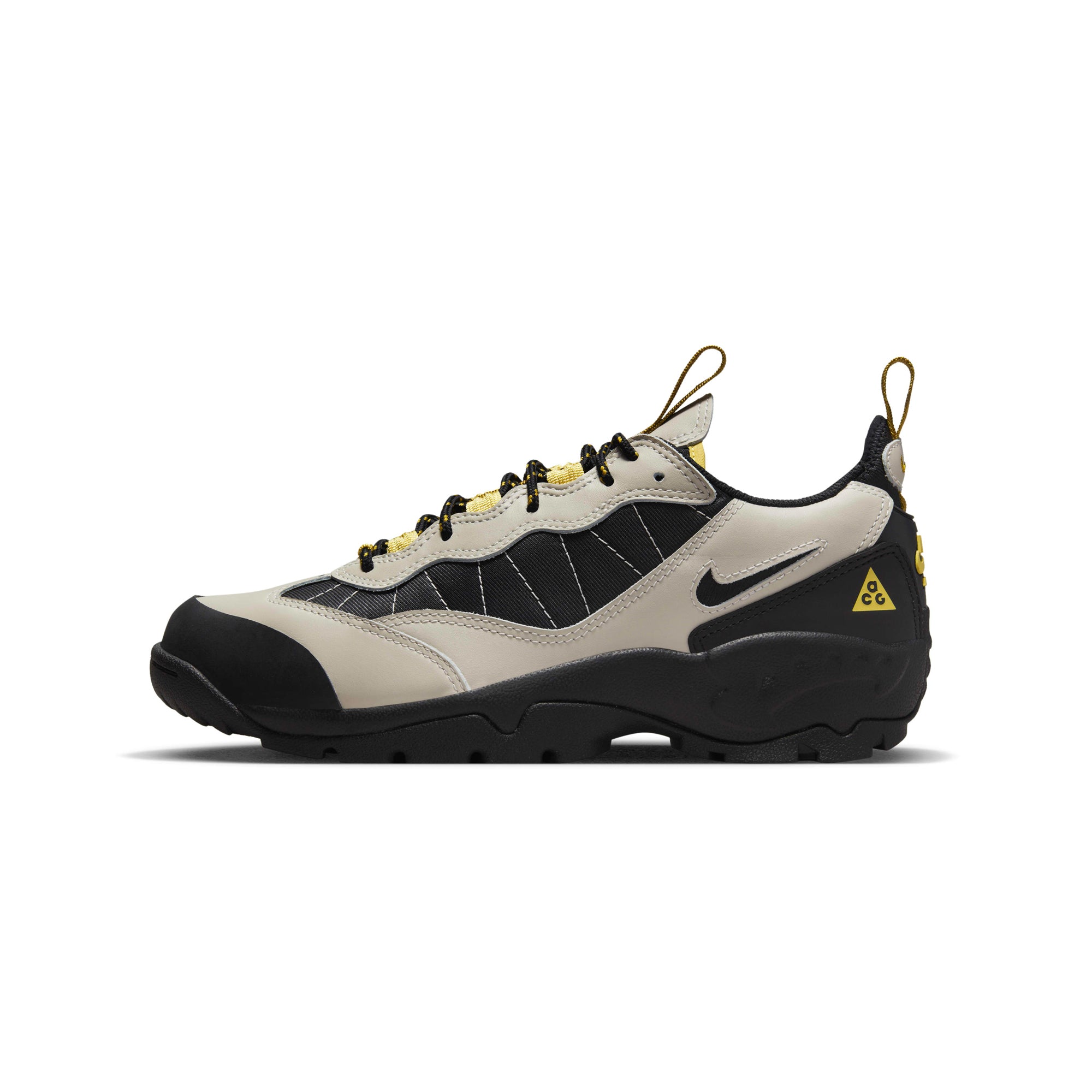 Nike ACG Mens Air Mada Shoes – Extra Butter