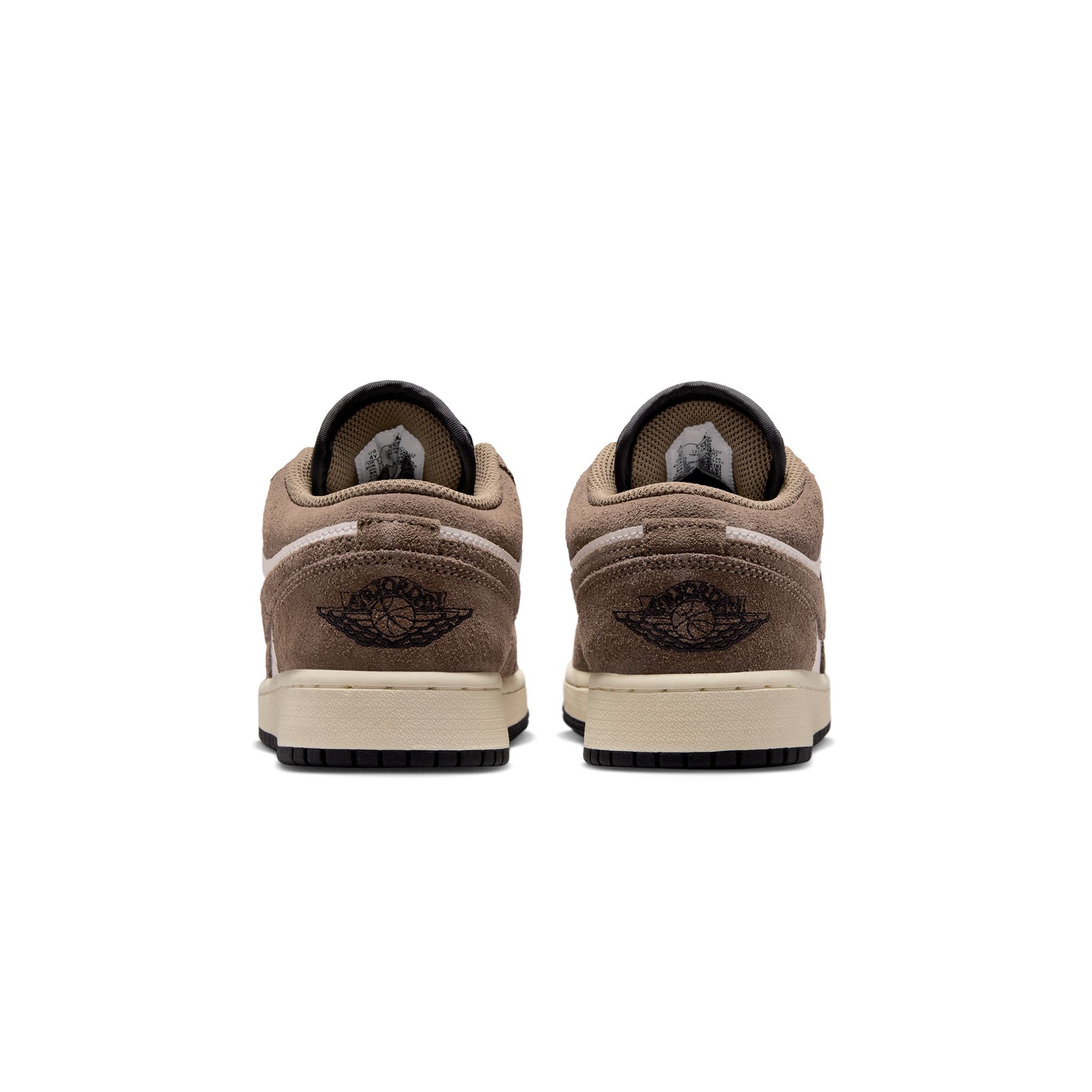 Palomino/black-phantom-sail Sneakers on a white background