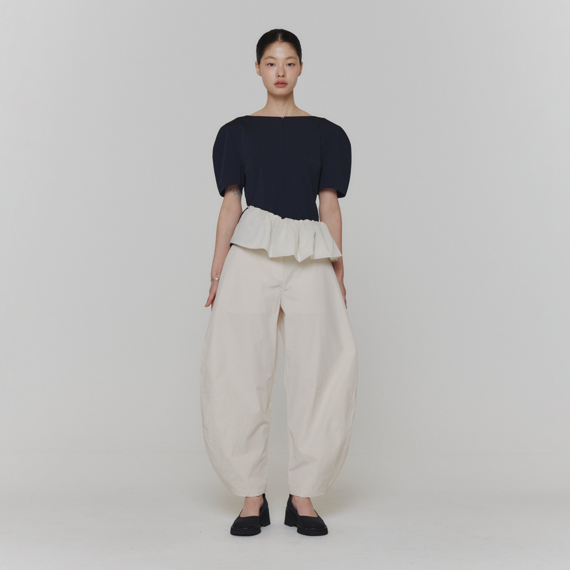 Amomento Womens Curved Leg Pants – Extra Butter