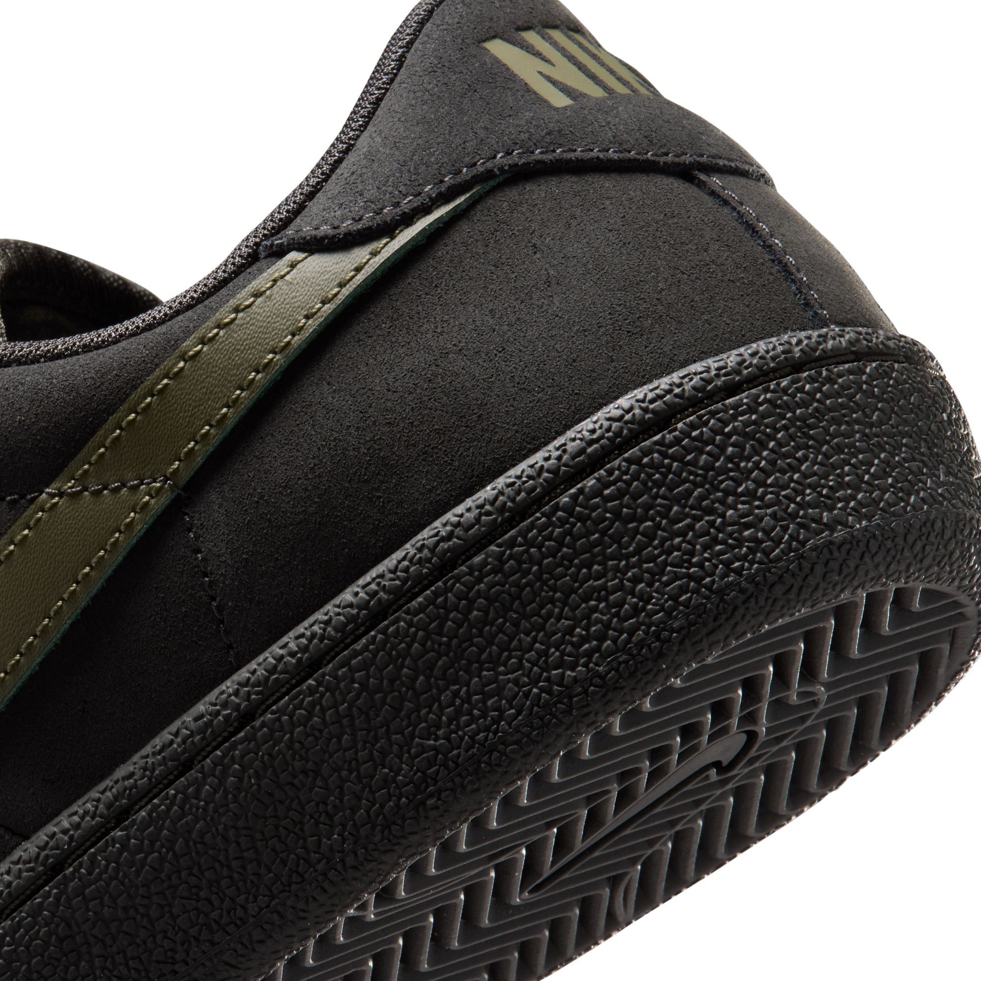 Nike SB Mens Zoom Tennis Classic Shoes