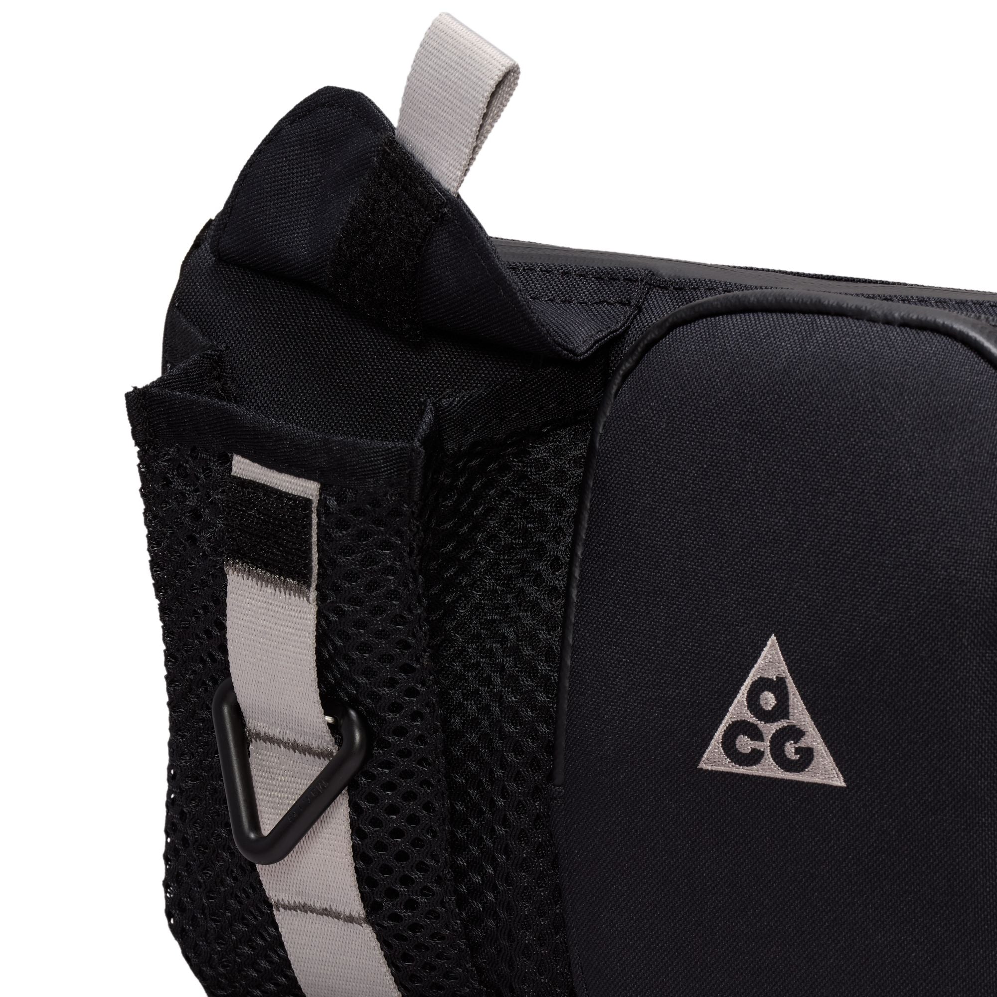 Nike ACG "Daymax" Crossbody Bag