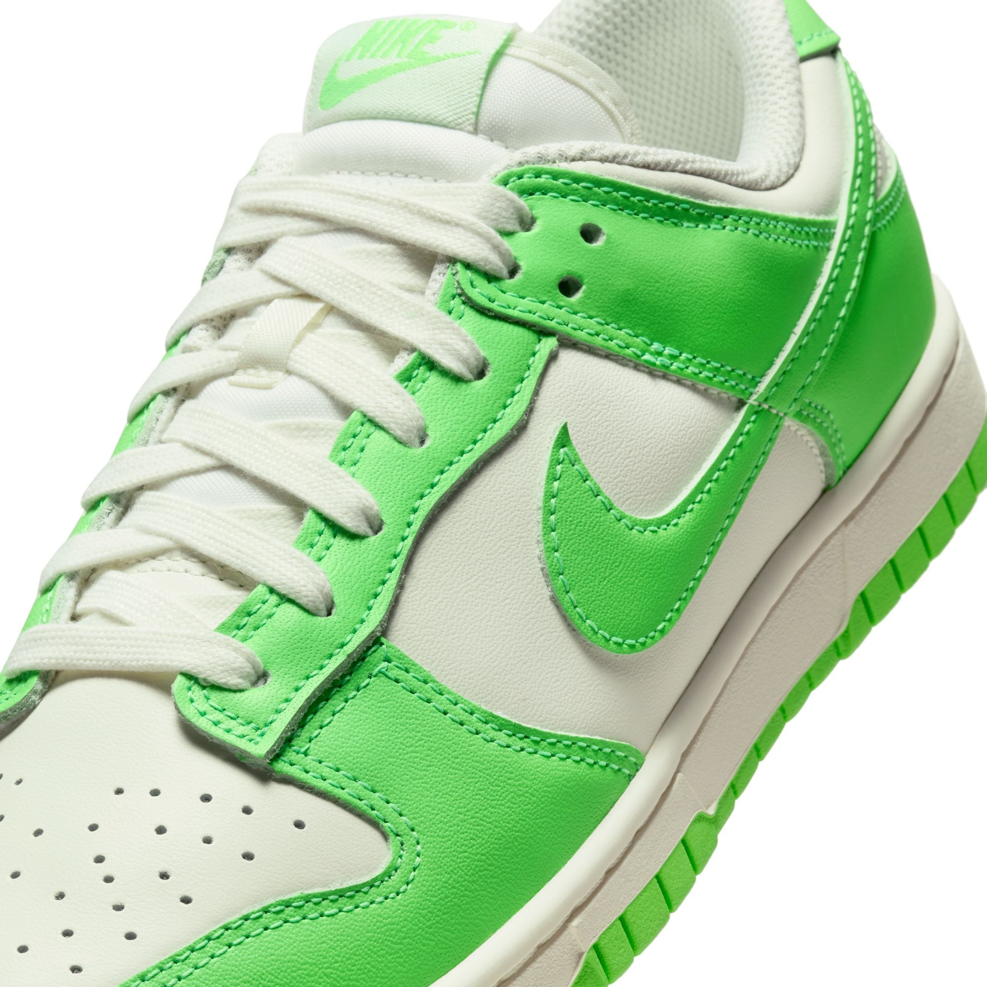 Nike Womens Dunk Low Shoes