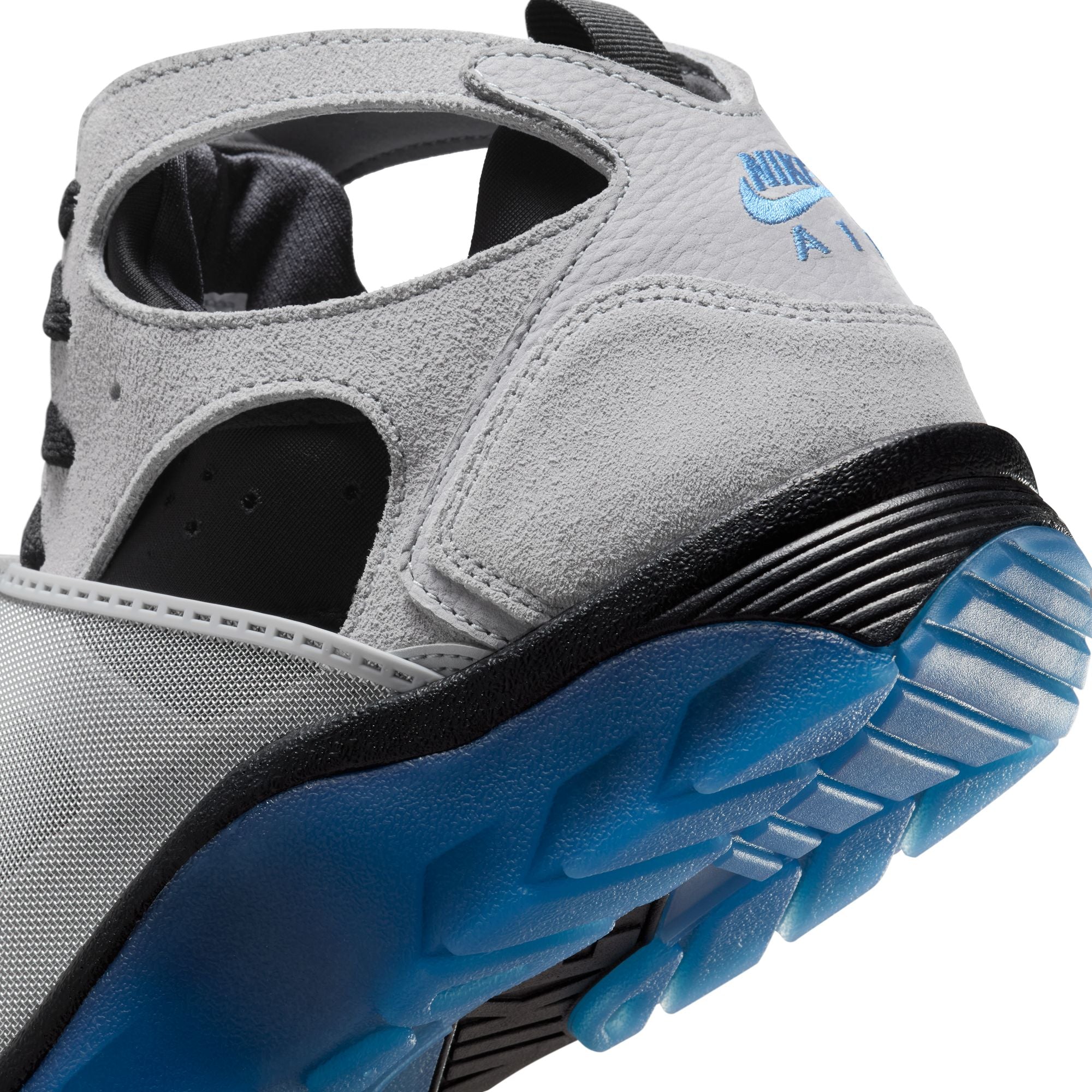 Nike Mens Air Trainer Huarache Shoes