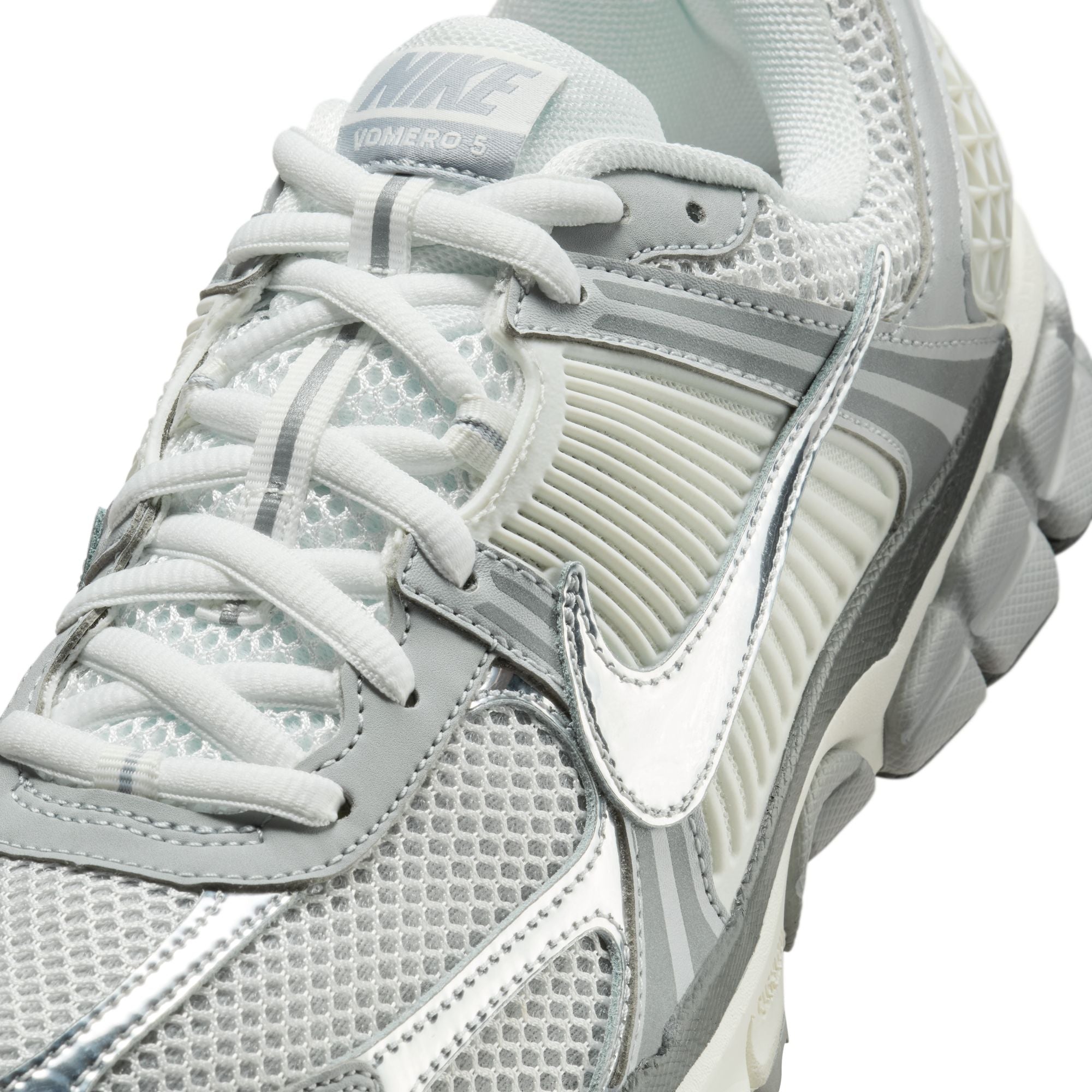 Nike Mens Zoom Vomero 5 Shoes