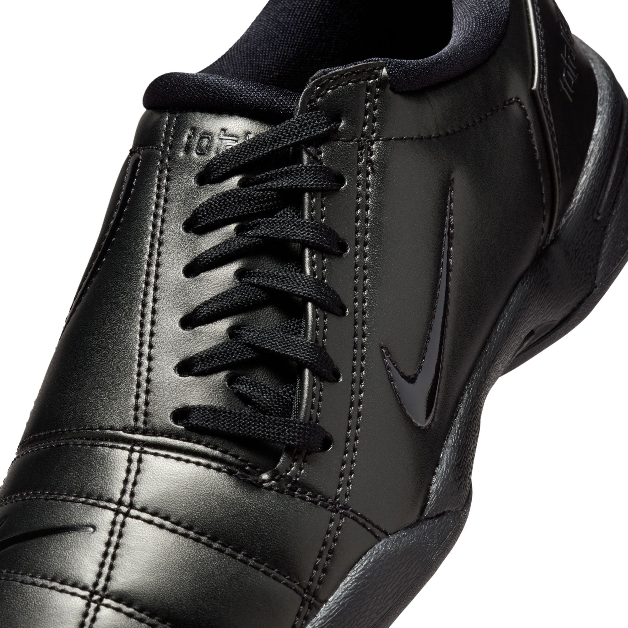 Nike Womens Total 90 Shoes – Extra Butter