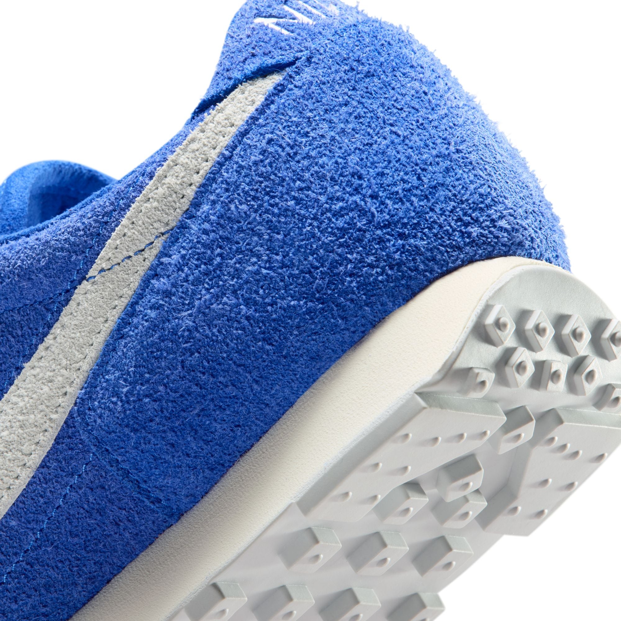 Nike Mens Daybreak SP Shoes – Extra Butter Nike Mens Daybreak SP Shoes – Extra Butter