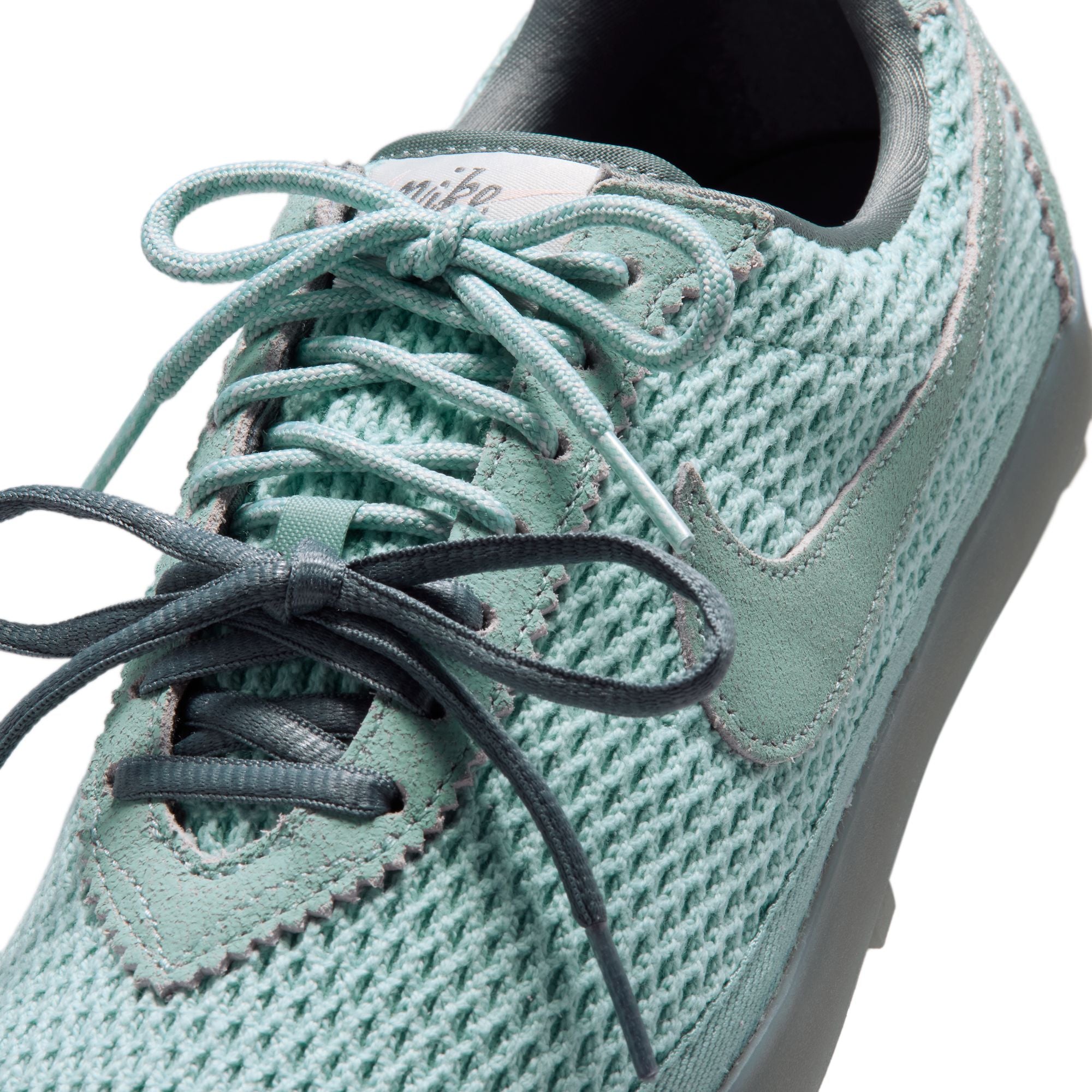 Nike Womens Astrograbber TXT FMME Shoes – Extra Butter
