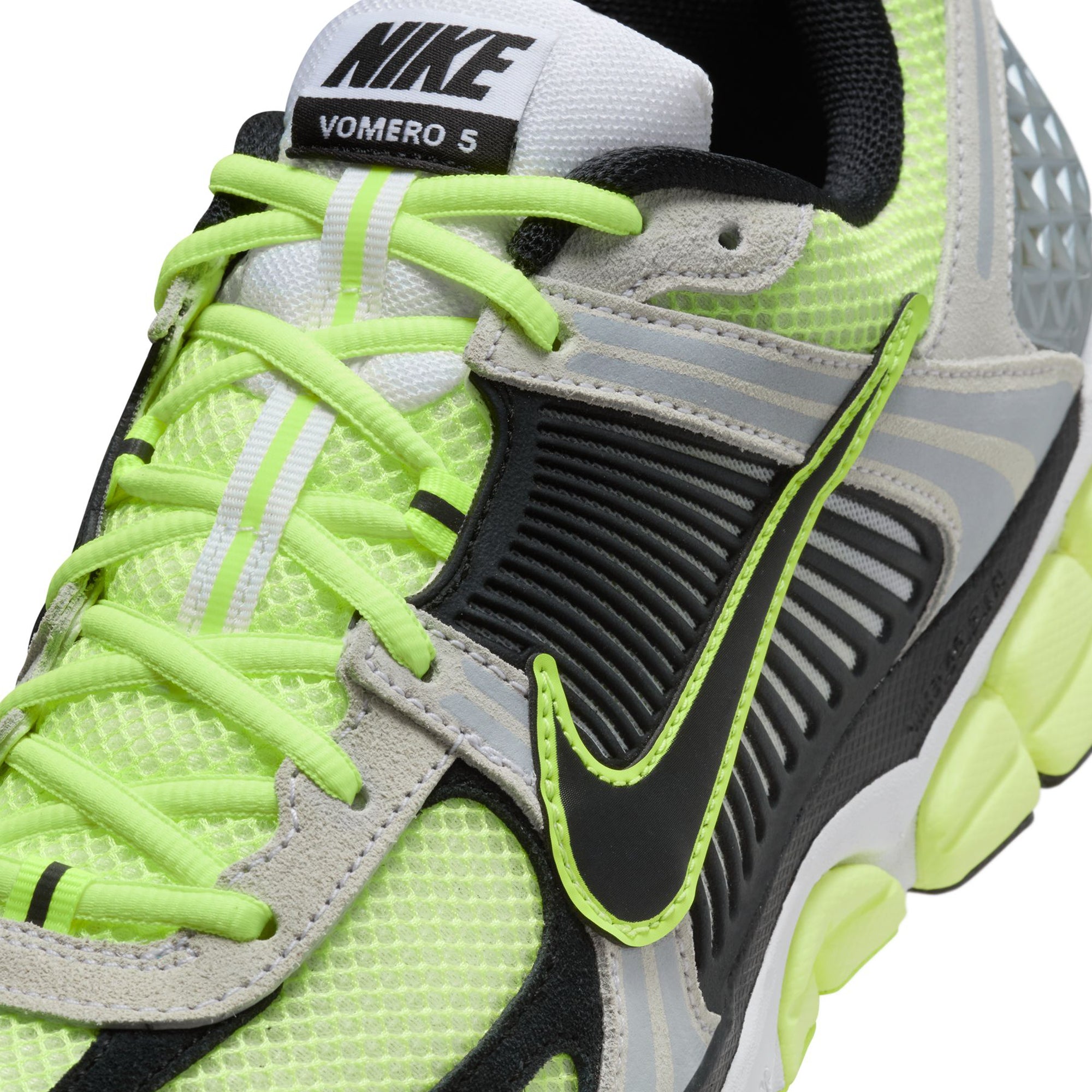 Nike Mens Zoom Vomero 5 Shoes