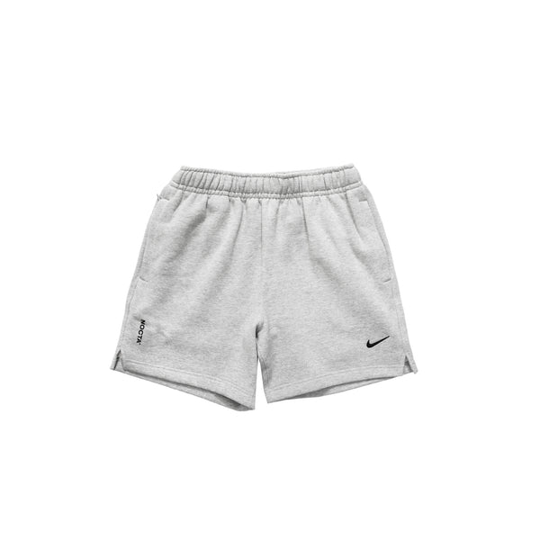 カナダ xNOCTA メンズ Dri-FIT ショートスリー ブトップス NOCTA Mens Cardinal Fleece Shorts – Extra Butter