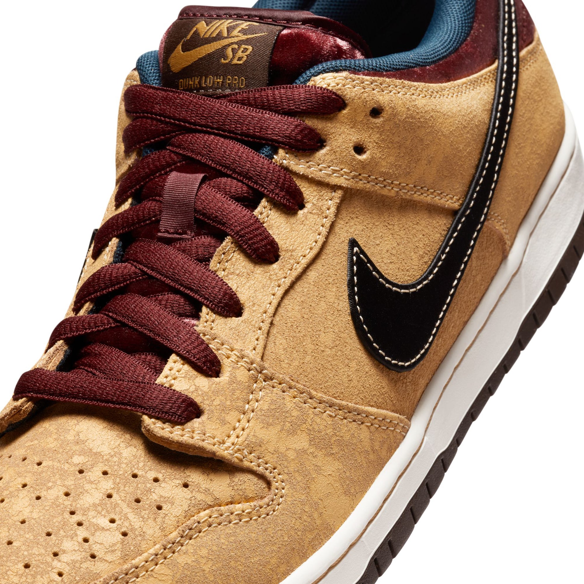 Nike SB Mens Dunk Low "City of Cinema" Shoes