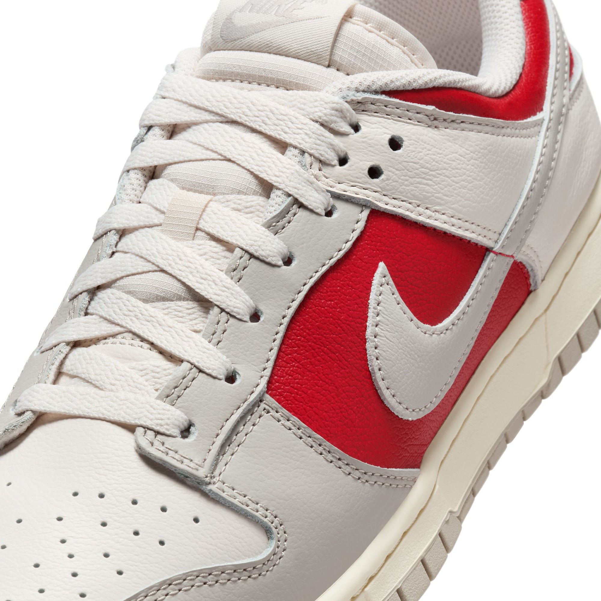 Nike Mens Dunk Low Retro Shoes