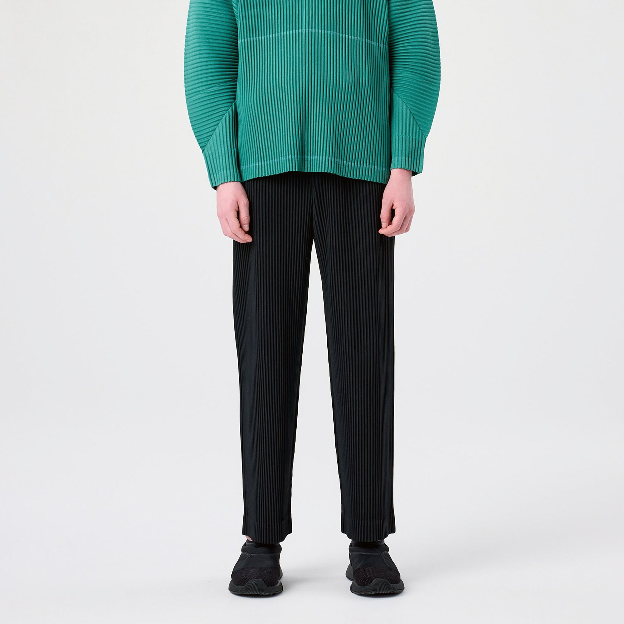 【HOMME PLISSE ISSEY MIYAKE】ストライプ スラックス Homme Plissé Issey Miyake Mens Tailored Pleats 2 Pants – Extra Butter