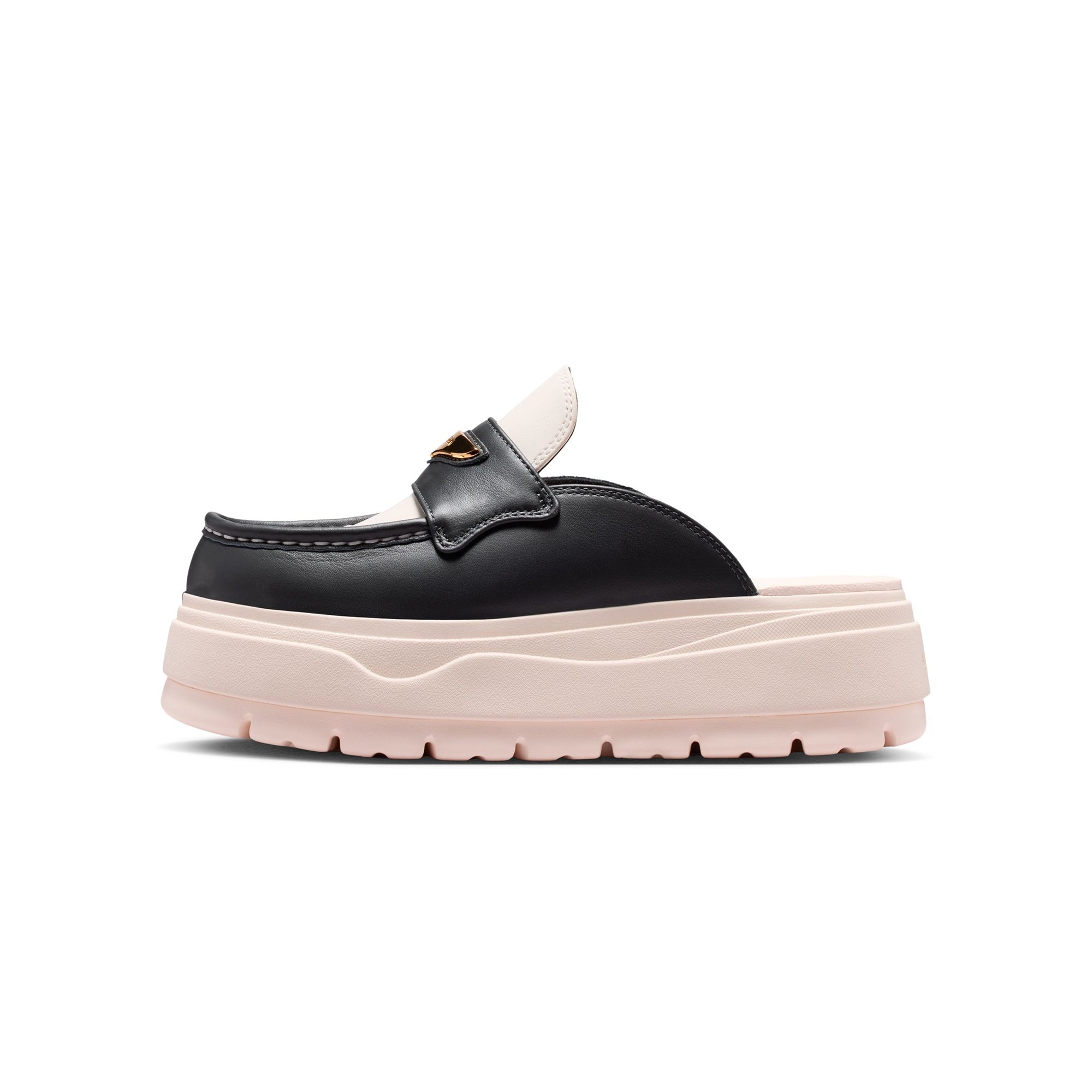 Off Noir/metallic Gold-chalk Mule on a white background