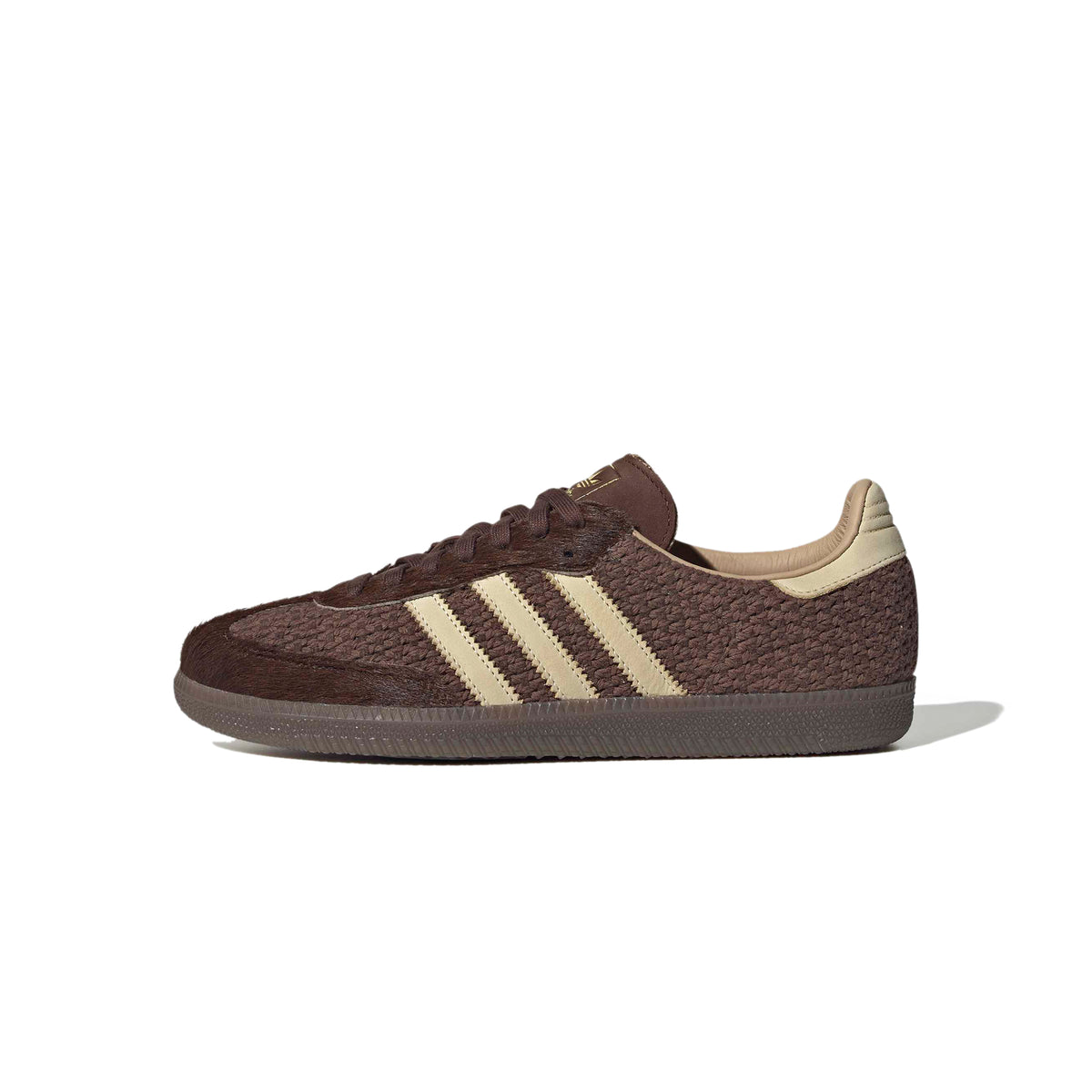 Auburn/ Warm Vanilla/ Magic Beige Sneakers on a white background