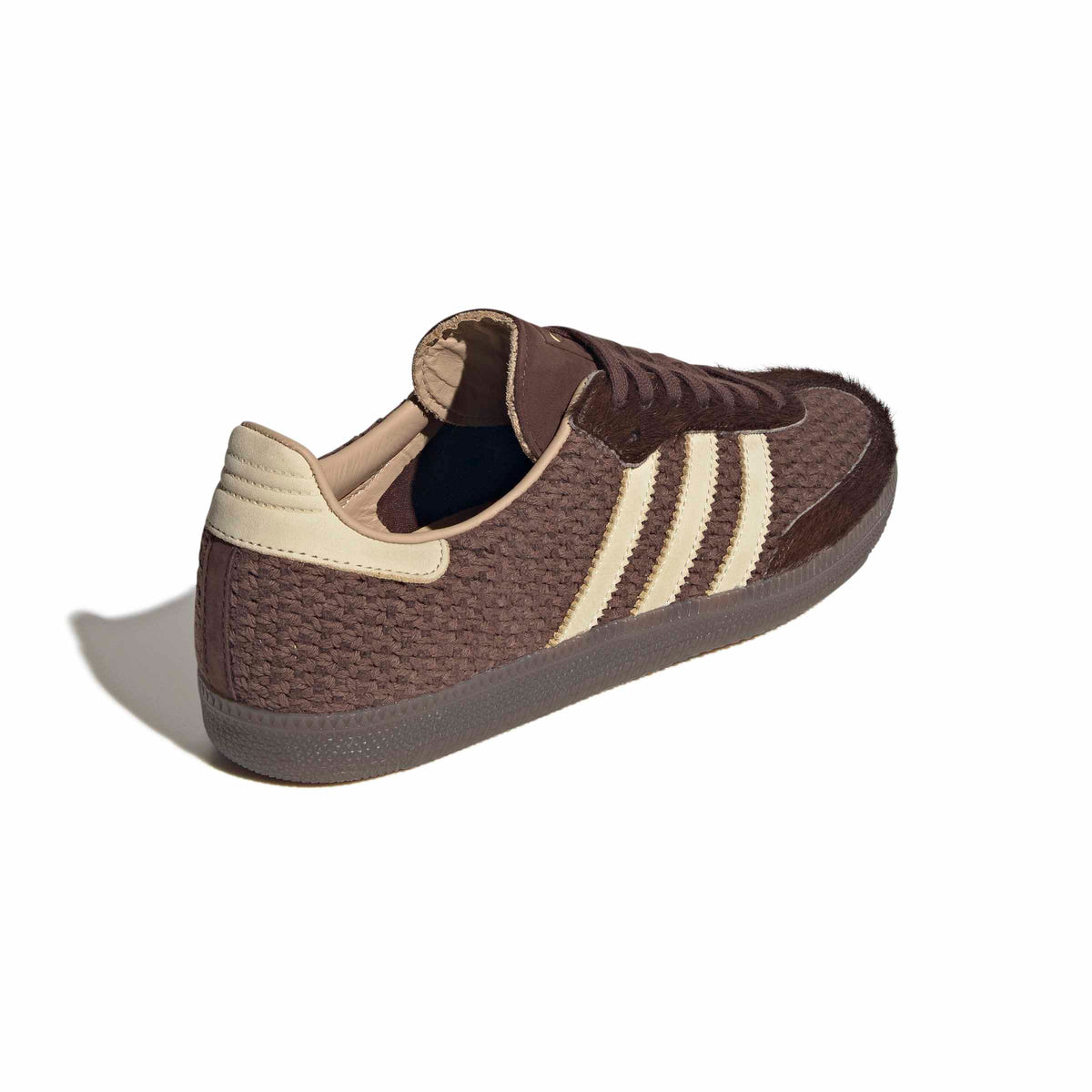Auburn/ Warm Vanilla/ Magic Beige Sneakers on a white background