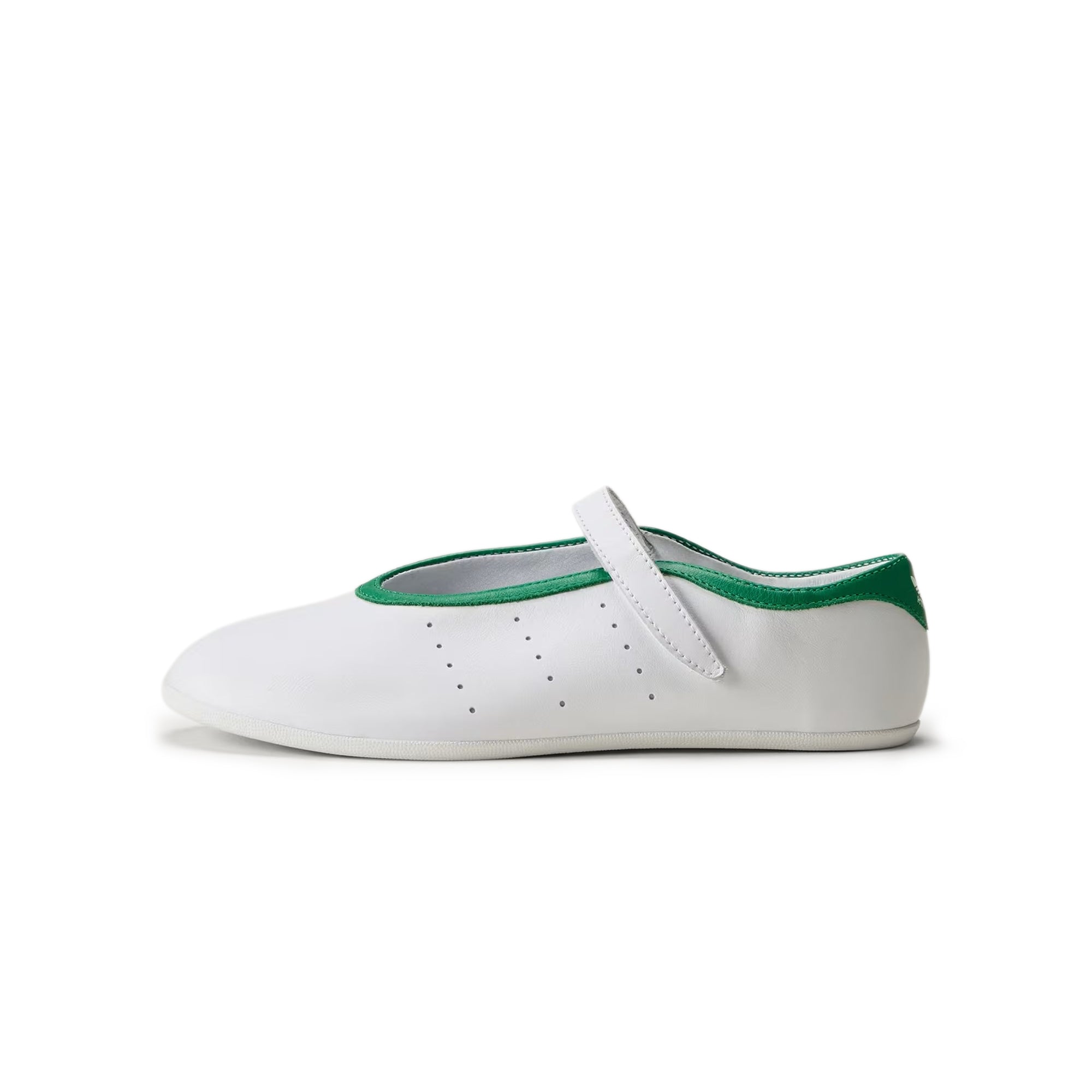 Cloud White/ Green ballet Sneakers on a white background