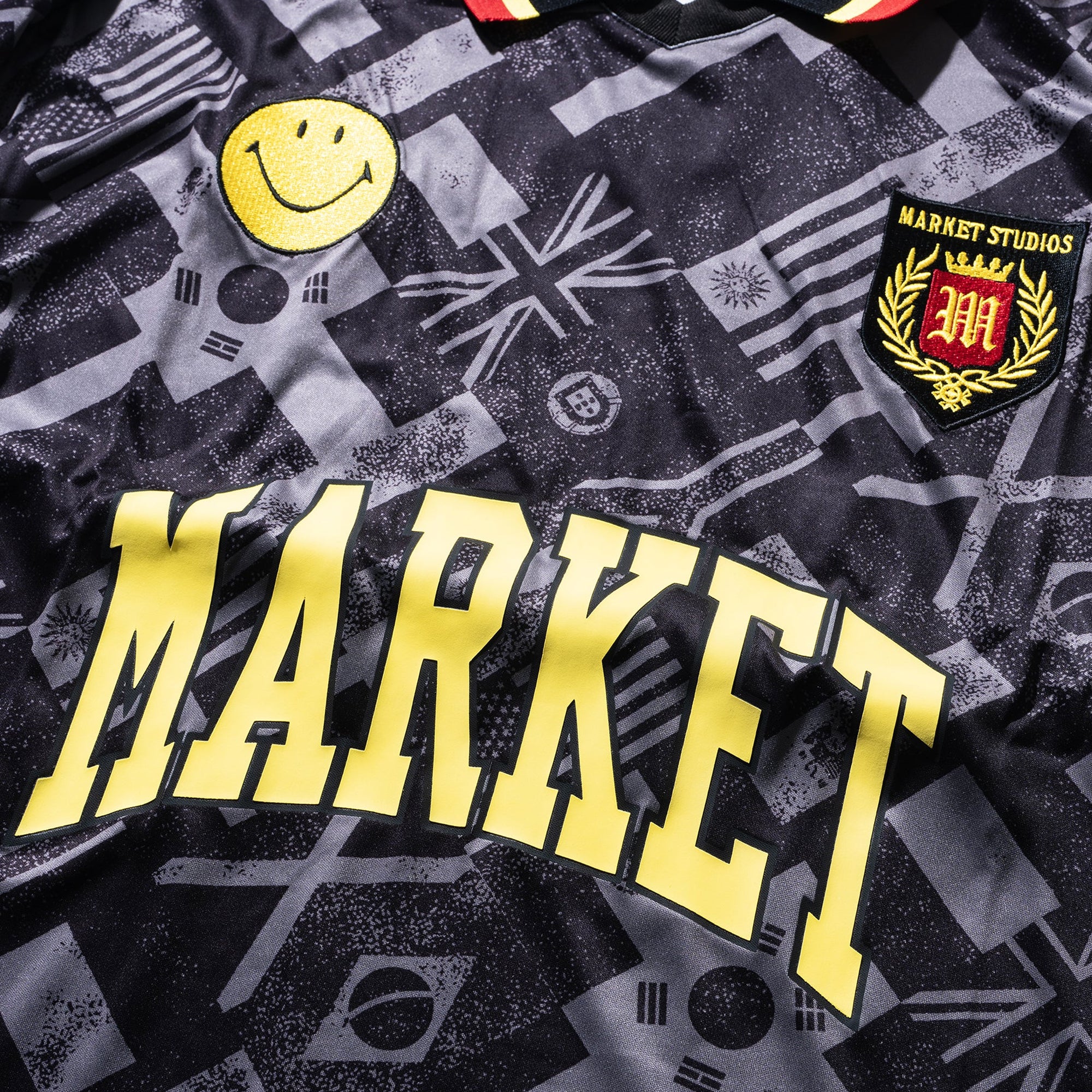 Market Mens Smiley International Flags LS Soccer Jersey