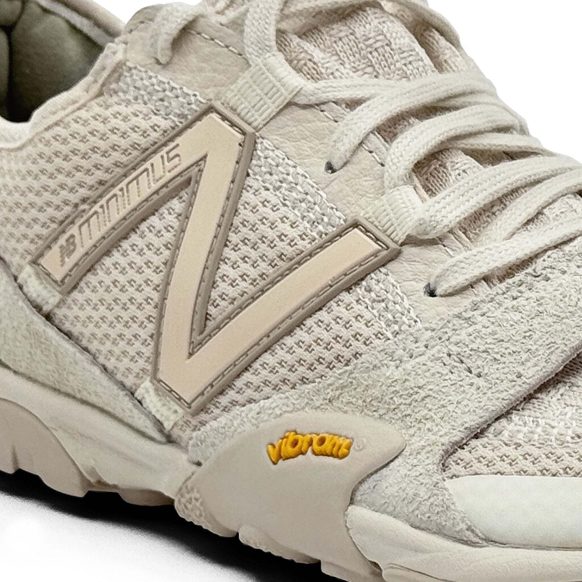 New Balance Mens MT10 Shoes