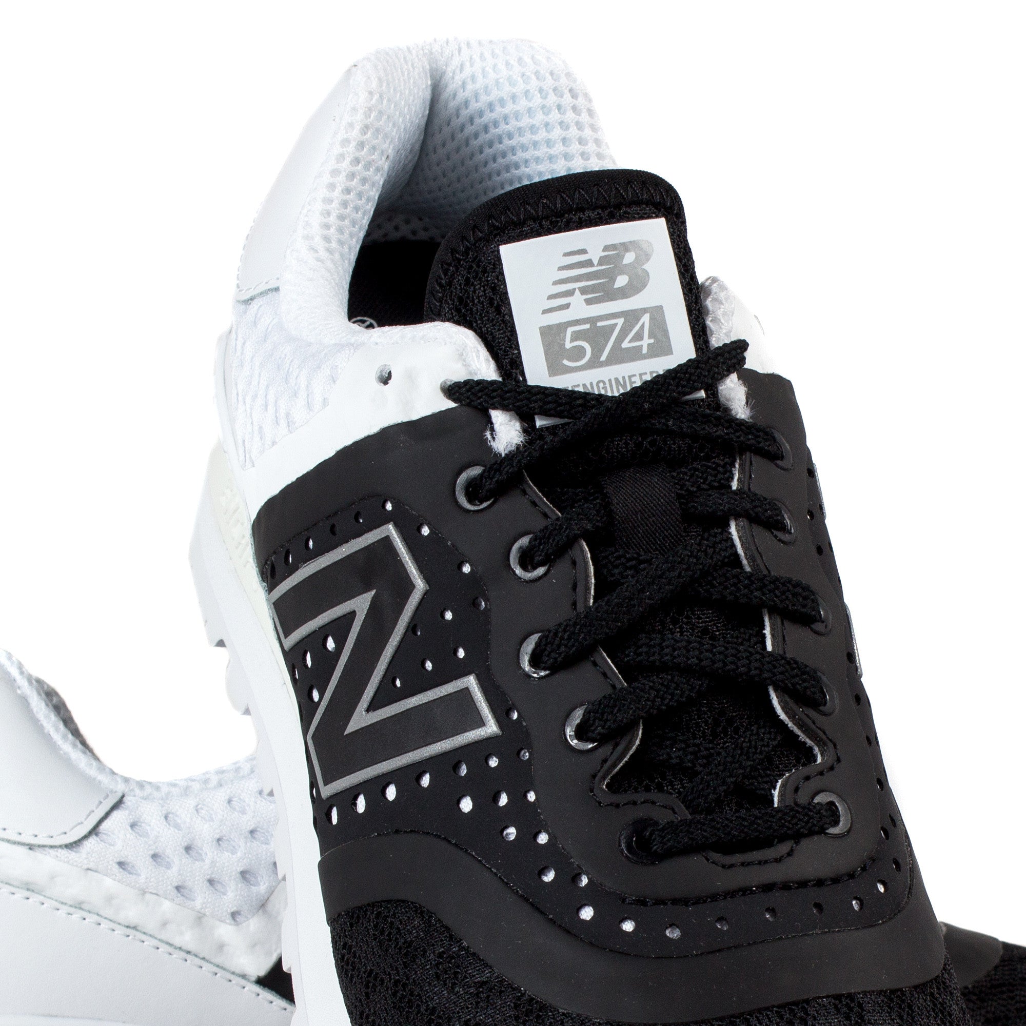 New Balance 574 Re-engineered - Black/White