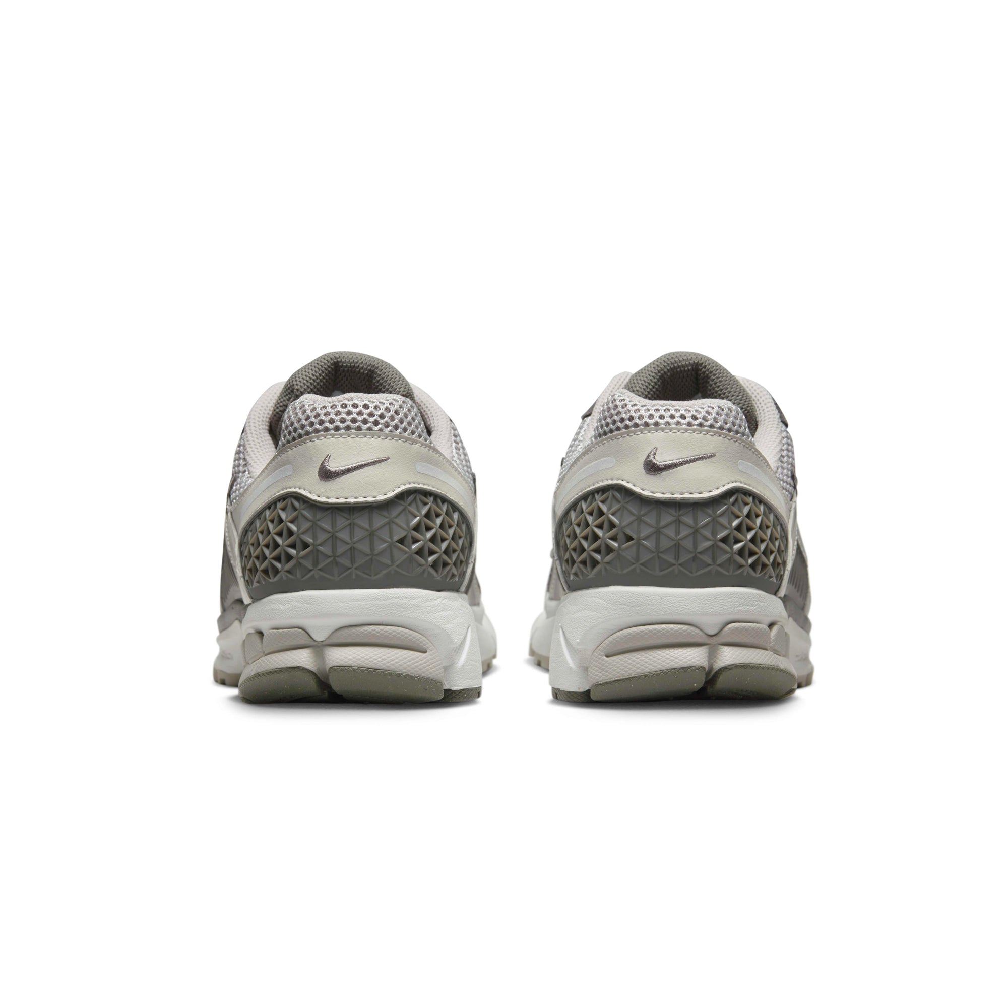 Nike Mens Zoom Vomero 5 PRM Shoes