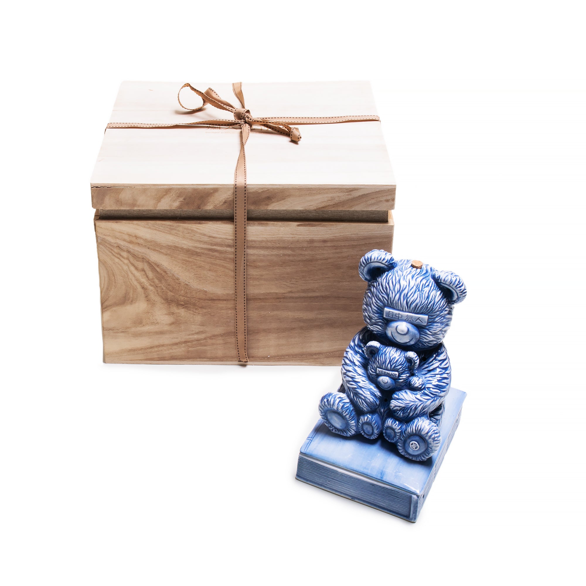 YEENJOY COVER THE EYES BEAR INCENSE CHAMBER